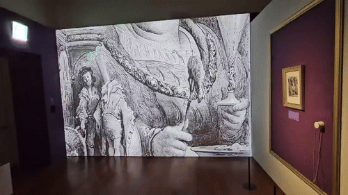 인천 송도 국립세계문자박물관에 마련된 귀스타브 도레 특별전 '상상해, 귀스타브 도레가 만든 세계'에 전시된 도레의 삽화를 주제로 한 영상. /영상 = 오진영 기자