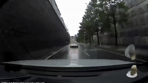 경기 오산시 옹벽 붕괴 사고 장면/영상=온라인 커뮤니티