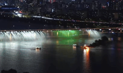 서울 한강 반포대교 인근에서 발생한 선박 폭발사고./사진=온라인 유튜브 채널 '한강 라이브 365' 화면캡쳐