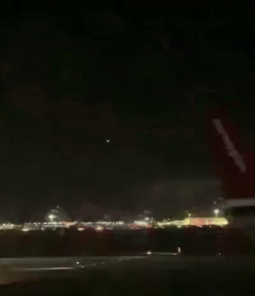 22일(현지시간) 밤 8시30분경 덴마크 코펜하겐 공항 상공에서 정체불명의 드론이 출몰해 공항 운영이 약 4시간 동안 중단됐다. /영상=X