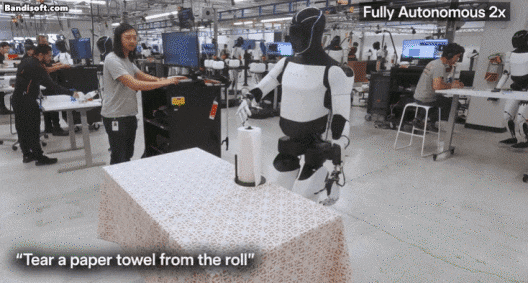 테슬라가 개발 중인 휴머노이드 로봇 '옵티머스'가 주방일을 하고 있다./엑스 캡처