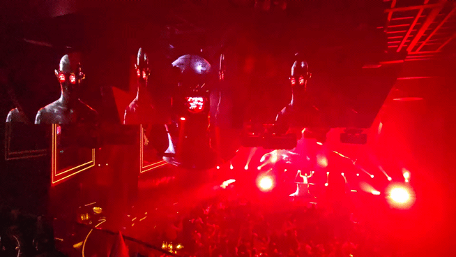 크로마의 명물 '베네치안 K-스피어'가 작동하는 모습. 파라다이스시티 고유의 디자인이다./사진제공=파라다이스