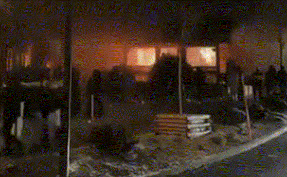 스위스의 한 스키장에서 발생한 원인 미상의 폭발로 최소 40명이 숨지고 100명이 다쳤다./사진=SNS