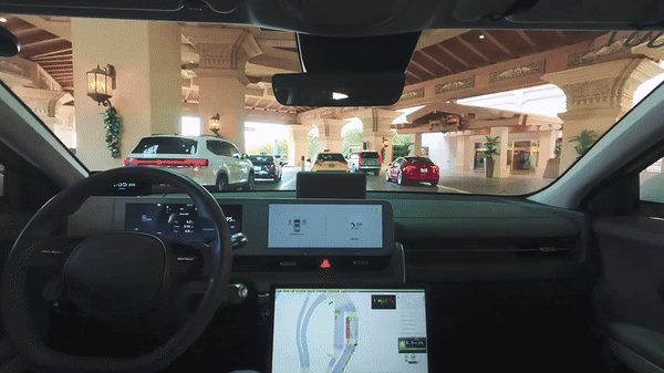 현대자동차그룹 자율주행 기술 미국 자회사인 모셔널의 아이오닉 5 로보택시 주행 모습. /사진제공=현대차그룹