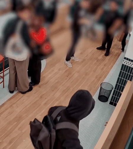 무장 강도가 미국 뉴욕의 한 '포켓몬 카드' 매장을 습격해 약 10만 달러(한화 약 1억4700만원) 상당의 물건을 훔쳐 달아났다. /사진='포케 코트' 페이스북