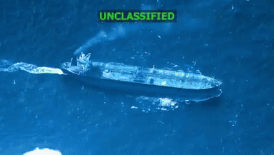 미군 남부사령부가 20일(현지시간) 공개한 유조선 '시기타'호 나포 장면 /영상=미군 남부사령부 X