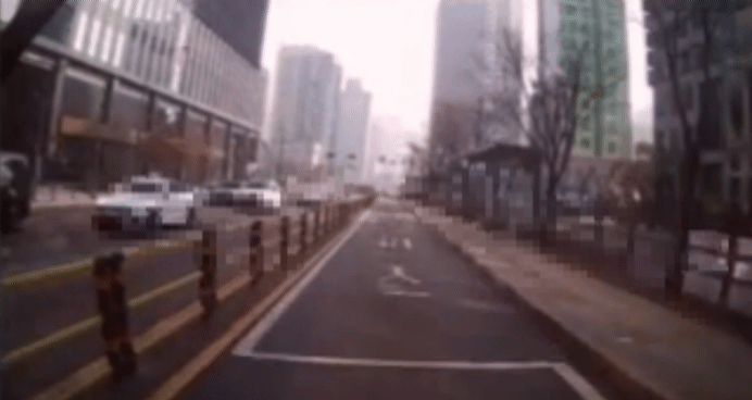 지난 16일 서울 서대문역 인근에서 발생한 돌진 사고 블랙박스 영상. /영상=문성호 서울시의원실 제공.