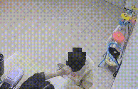 인천의 한 장애인종합복지관 언어치료사가 장애 아동들을 학대한 혐의로 입건돼 조사받고 있다. /사진=뉴스1(인천장애인철폐연대 제공)