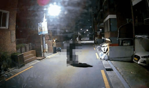 '장모 살해' 사건 남성의 범행 전 모습이 담긴 영상 /영상=뉴스1