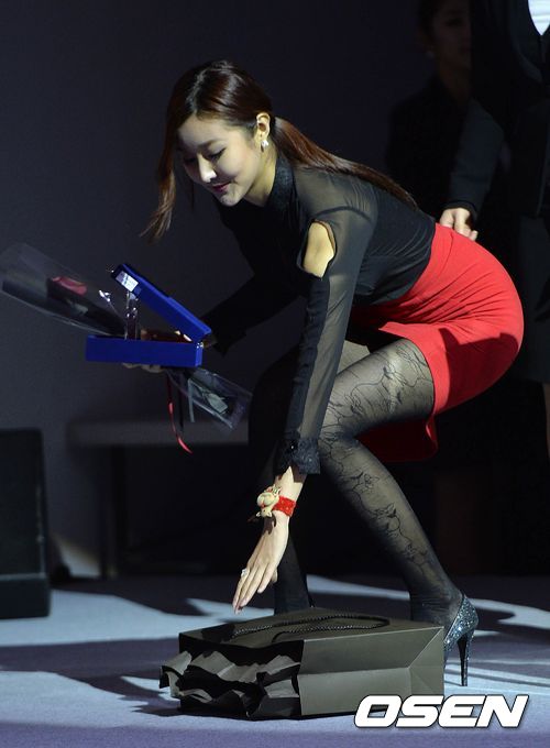 [사진]레이싱모델 한송이, '아슬아슬'