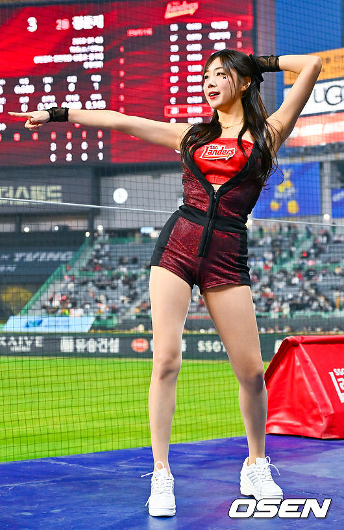 안지현 치어리더 경기장 공연과 활동 사진 21