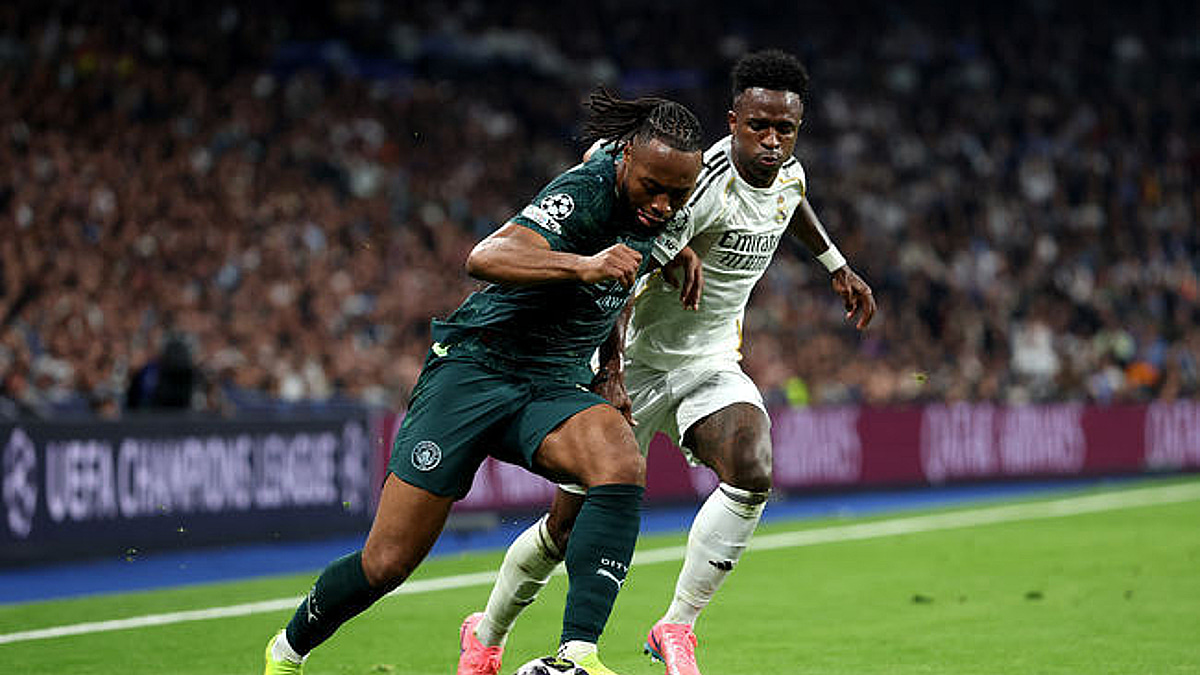 경기 결과에 실망한 선수들과 감독