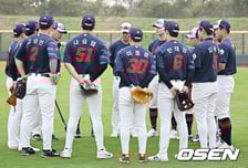 '이럴 수가' 롯데 불법도박 스캔들, 미국까지 소문났다 "가을야구도 계속 못 갔는데…달갑지 않은 논란"