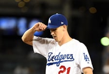 류현진 제치고 1선발 했는데…한국 와야 할지도 모르겠다, 굴욕의 마이너 계약 "그래도 난 선발이야"