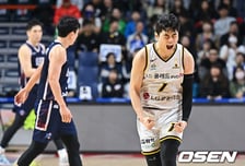 ‘양궁 농구’ LG, KCC 20점 차 완파…30승 선착·선두 독주 굳혔다