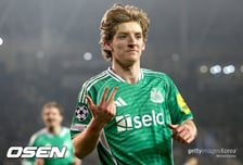 '고든 4골 폭발' 뉴캐슬, 카라바흐 상대 6-1 대승...UCL 16강 보인다