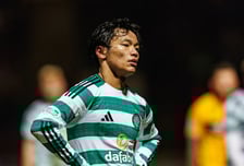 '불필요한 퇴장 태도 논란' 日 공격수에 셀틱 감독, "훌륭한 선수...2시즌 전 모습 보여야"