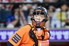 한화 안방 전쟁, 이렇게 빨리 찾아올 줄이야…이재원 떠나고 최재훈 부상, 백업 포수 자리 누가 차지할까