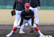 멀티안타와 도루 2득점, 꽃감독이 원하는 리드오프 바로 그것...진짜 2억 亞쿼터가 80억 빈자리 채우나