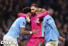 '아스날 떨고 있니' 맨시티, 자력 우승 가능성 잡았다! 오라일리 멀티골로 뉴캐슬 2-1 격파...아스날 2점 차 '맹추격'