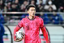 인조잔디의 저주? 또 무릎 잡은 조규성…월드컵 앞두고 대표팀 ‘초비상’