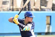 ‘147km 직구 직격→교체’ 22홈런 신인왕이 사라질 뻔했다 ”만약 뼈에 맞았으면…” [오!쎈 오키나와]