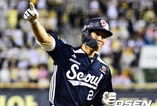 ‘롯데↔두산’ 초대형 트레이드, 왜 올해는 두산 대박 점쳐지나…'생애 첫' 선두타자 초구 홈런 비결 공개 “이진영 코치님 지도 덕분”