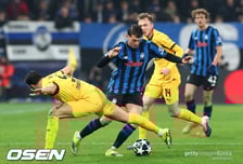 안면 하이킥→피투성이→퇴장 3명' 도르트문트, 아탈란타에 충격의 대역전패... 벤세바이니 '최악의 호러쇼'