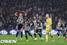 '오버헤드킥 데뷔골→3경기 연속골→16억 매출 폭발' 오현규, 123년 역사상 득점 흥행 모두 잡았다