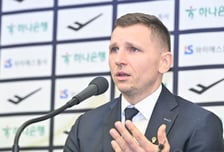 "일본전, 더 정확하고 약속된 플레이·책임감 필요해"...'대만전 충격패' 마줄스 감독, 한일전 변화 다짐