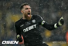 '황희찬 결장' 울버햄튼, '상위권 경쟁' AV 상대로 2-0 완승...리그 2번째 승리 성공