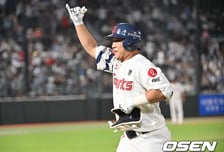 롯데 원클럽맨 출신 정훈, 해설위원으로 야구 인생 2막 시작...이대호는 어떤 조언 했을까