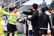 '시즌 첫 번째 교체' 이동준 주심, 제르소 따라가다가 다리 뒷근육 부상..."전반 종료 후 확인할 것" [오!쎈 현장]