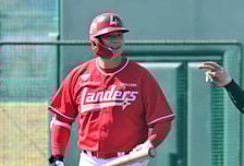 ‘두산 떠나 재기 조짐’ 김재환 데뷔전 안타 폭발→고명준-한유섬까지 터졌다! SSG, 日 라쿠텐 2군 13-4 완파 [오!쎈 미야자키]