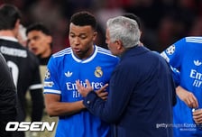 ‘무너진 닌자 거북이’ 음바페, 무릎 부상에 결국 시즌 중단... 월드컵 100일 앞두고 ‘레알-프랑스’ 비상