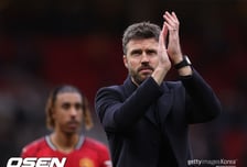 '3위 도약'에도 무덤덤한 캐릭 '임시감독'..."순위 의미 없어...더 나아가야"