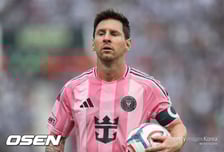 '메시가 왕이다' 멀티골로 인터 마이애미 4-2 역전승 '하드캐리'...올랜도전 5경기 8골