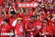 '하메네이 사망 충격 속 축구도 멈췄다' 이란 대신 中?... 탈락국들 꿈틀…월드컵 티켓 다시 열리나 기대감 확산