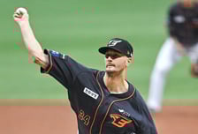 “한국 쓰레기 나라” 막말한 前한화 스미스, 도미니카 공화국 상대로 1⅔이닝 1K 무실점 호투