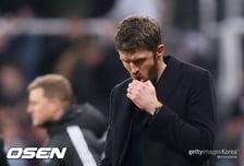 캐릭 체제의 무패도 멈췄다! 맨유, ‘10명’ 뉴캐슬에 1-2 충격패… 8경기 만에 첫 패배