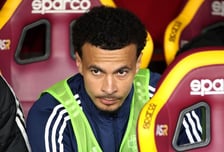 '떠돌이 신세' 손흥민 절친, 친정 토트넘서 홀로 훈련 '무적 신분에도 재기 노린다'