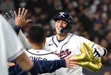 위트컴까지 솔로포 터졌다...한국 타선 미쳤다! 3이닝 연속 득점 폭발 [오!쎈 도쿄]