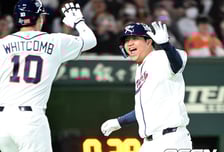 ‘MLB도 깜짝, 만루 홈런’ 문보경도 300억 대박 터뜨릴까…차명석 단장, 벌써부터 머리 아프겠네