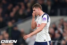 '이번엔 너냐' 센터백 반 더 벤, 무모한 파울로 퇴장...조 하트, "공 향한 시도 없어, 명백한 퇴장"