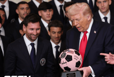 'AI 사진' 아닙니다! 메시, 백악관서 트럼프 美 대통령 만났다..."우리와 함께해줘 고맙다"