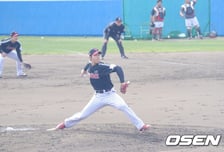 ‘2군 캠프→1군 콜업’ LG 트레이드 사이드암, ‘150km’ 직구만 10개→1이닝 퍼펙트...“커브 팔스피드를 올리니 직구도 가벼운 느낌이다” [오!쎈 오키나와]