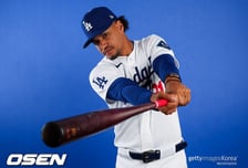 김혜성 자리 비운 사이…다저스에 OPS 1.761 특급 멀티 플레이어 떴다!  개막 로스터 눈도장