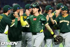 '낭만 야구' 체코 선수의 악수 거절한 호주 포수, "경쟁심 때문, 악의 전혀 없다" 해명