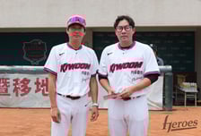 ‘2차 드래프트 이적생’ 안치홍·박진형, 대만 캠프 MVP “새로운 팀에서 열심히 하는 모습 보이고 싶었다”