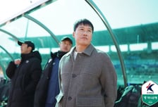 '파주에 1-0 진땀승' 이정효 수원삼성 감독, "부끄러운 경기력...한국 축구 고질적인 문제 또 나와" [파주톡톡]